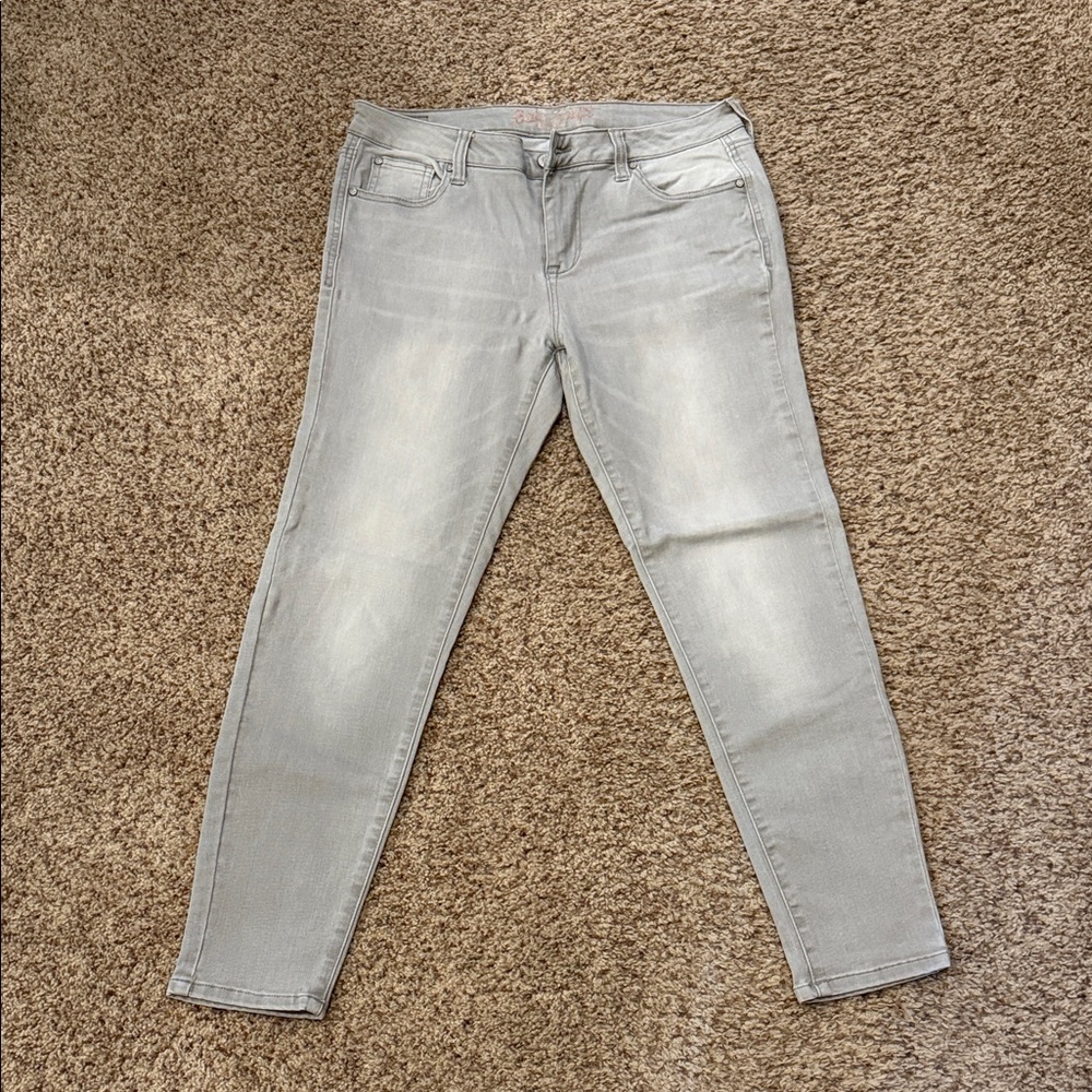 Body Sculpt Light Gray Skinny Jeans